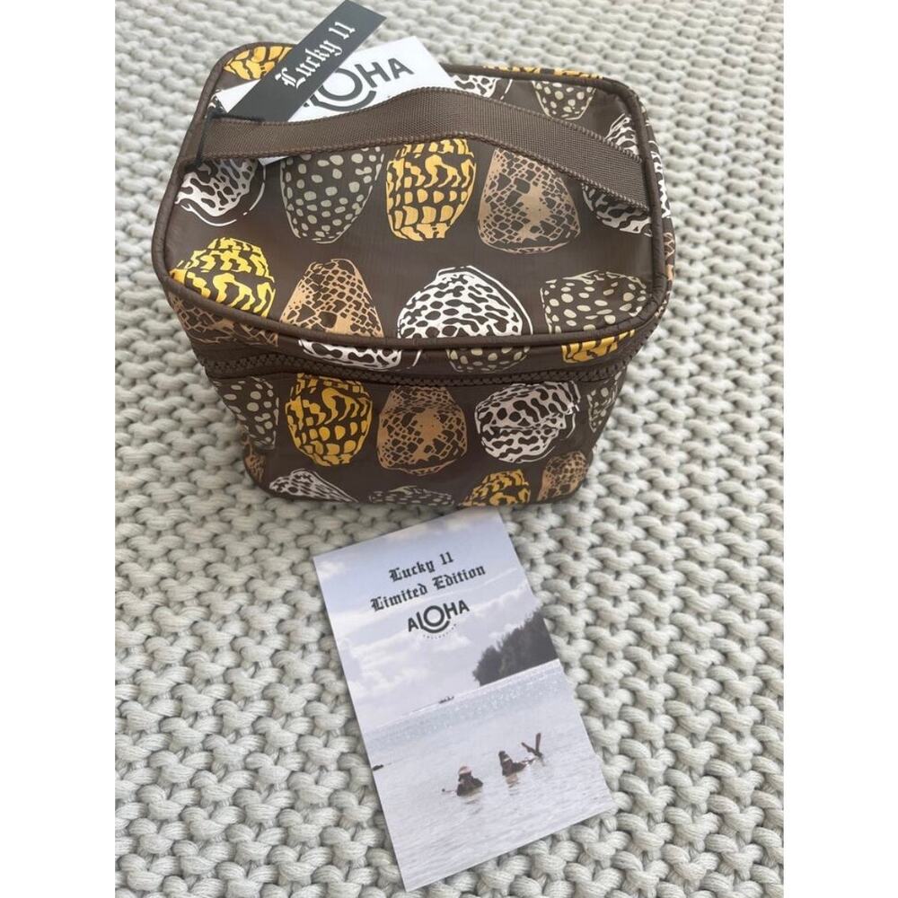 Aloha Collection• LUCKY 11 SPECIAL EDITION Cabin Crew SHELL HAUL Coconut